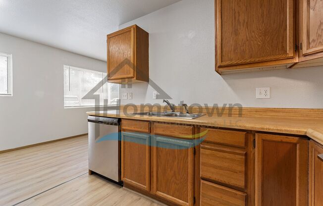 2 beds, 1 bath, $1,200, Unit 2