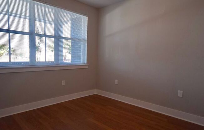 1 bed, 1 bath, 662 sqft, $1,075, Unit 113