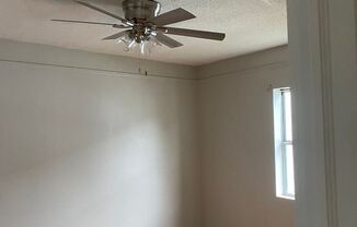 3 beds, 1 bath, $1,370