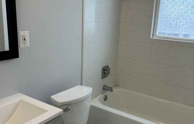 3 beds, 1 bath, 750 sqft, $2,000, Unit 3