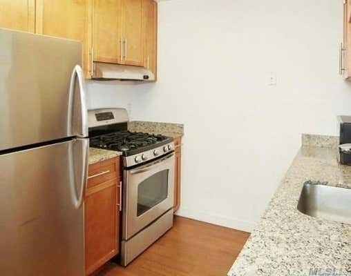 2 beds, 2 baths, $3,900, Unit 15K