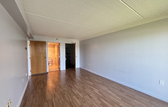 200 Cove Way