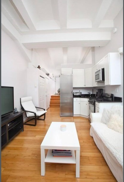 1 bed, 1 bath, 400 sqft, $2,800, Unit 415