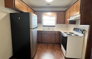 FREE RENT UNTIL 11/15 + Duplex for rent in Norman + Refrigerator included