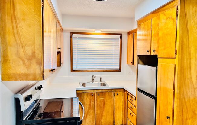 Single level 1 bed meets Mid-Century cool