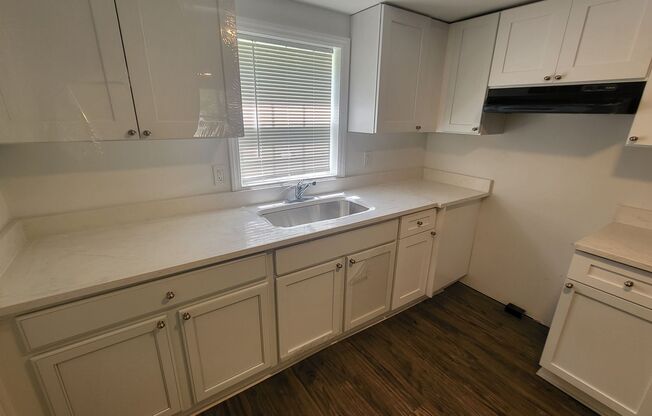 2 beds, 1 bath, $950