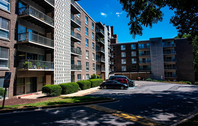 Silver Spring House Apartments Shaded Parking Lot