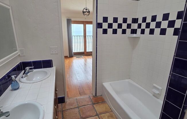 Beachfront 2-Bed, 2.5-Bath House w/2-Car Garage in Imperial Beach