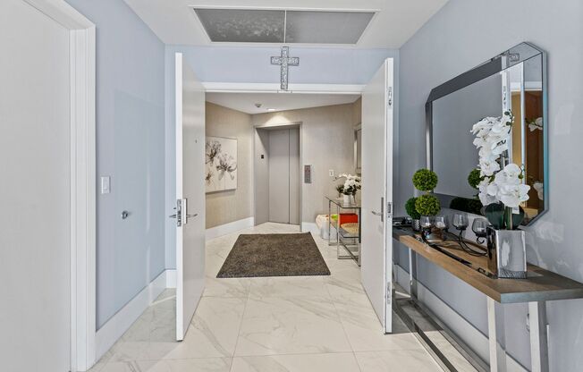 Luxury Beachfront Living at Its Finest – Fully Furnished Condo in Prime Fort Lauderdale Location!