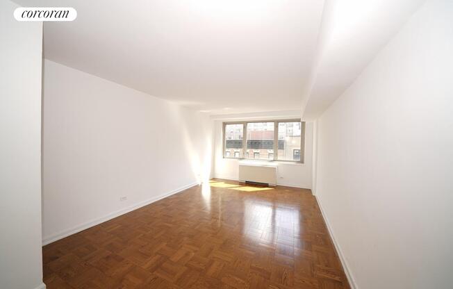 444 E 82 ST