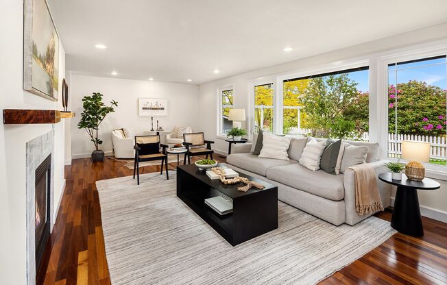 5bd/2.75ba Bellevue Home
