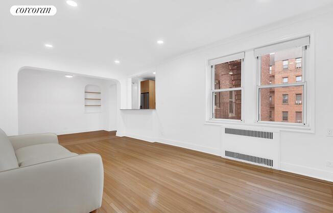 76 15 35 AVE