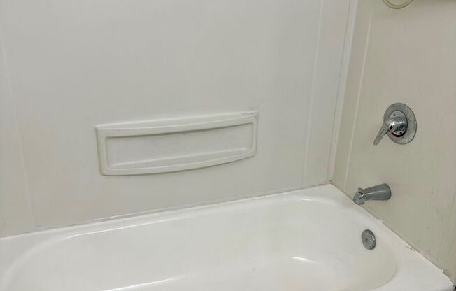 2 beds, 2 baths, 902 sqft, $1,195, Unit #140