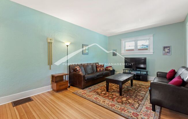 Lovely 3 bedroom home in the Highlands Neighborhood