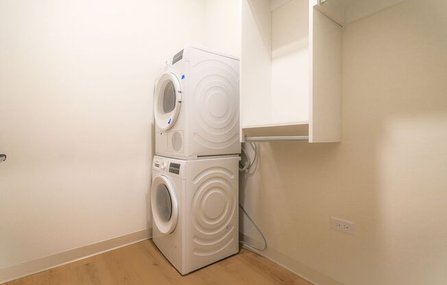 1 bed, 1 bath, 389 sqft, $2,415, Unit 326