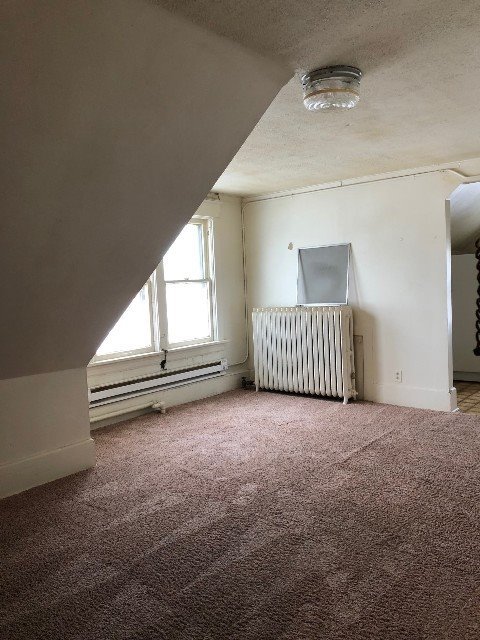 Studio, 1 bath, 400 sqft, $450, Unit 9