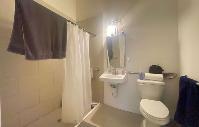2 beds, 2 baths, $1,450, Unit Unit 02