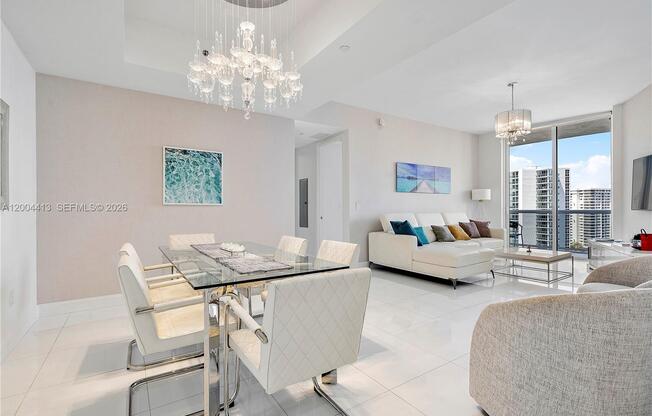 15811 Collins Ave