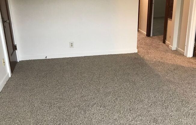 2 beds, 1 bath, 650 sqft, $1,195, Unit 298-3