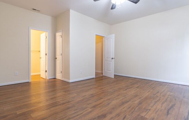 MOVE IN READY 3 Bedroom!