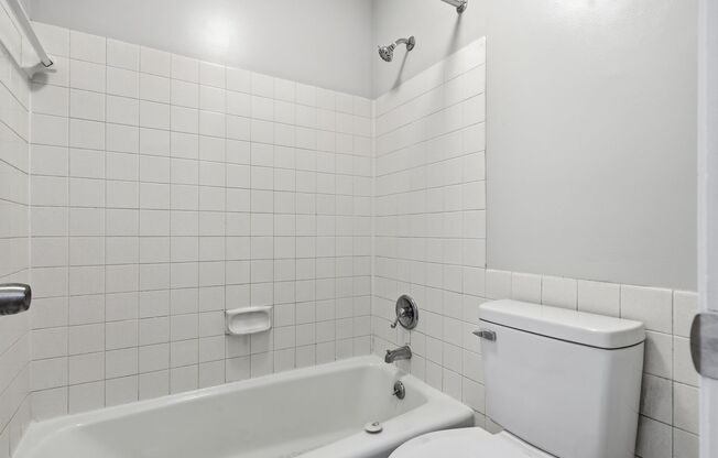 2 beds, 1 bath, 900 sqft, $1,539, Unit 220