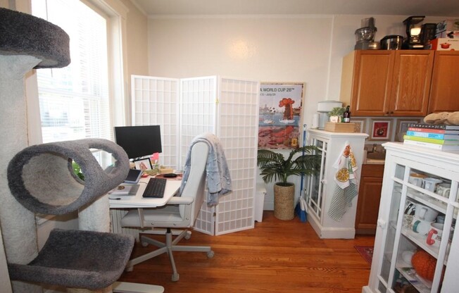 Studio, 1 bath, 550 sqft, $2,200, Unit 44