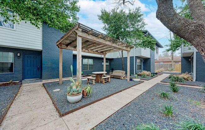 2/2.5 Townhome in Desirable North Austin