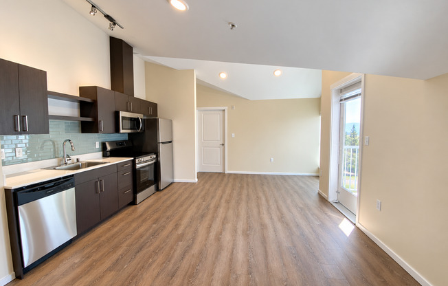 2 beds, 2 baths, 900 sqft, $2,950, Unit 5502-A