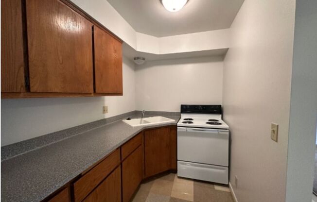 2859 S 6 ST