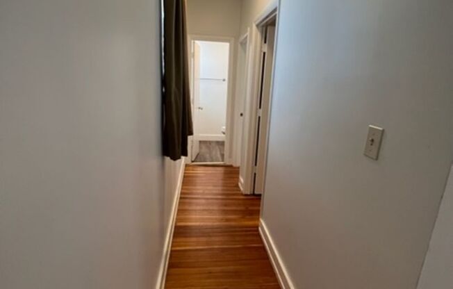 2 beds, 1 bath, $1,500, Unit 9