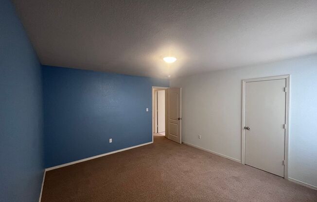 3 beds, 3 baths, $2,600