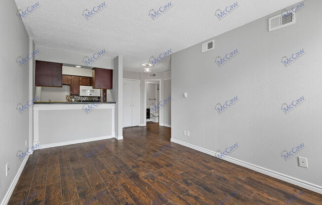 1 bed, 1 bath, 550 sqft, $900, Unit 323