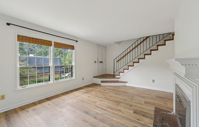 Updated 2BR/2.5BA Townhome in Gated West Buckhead Community