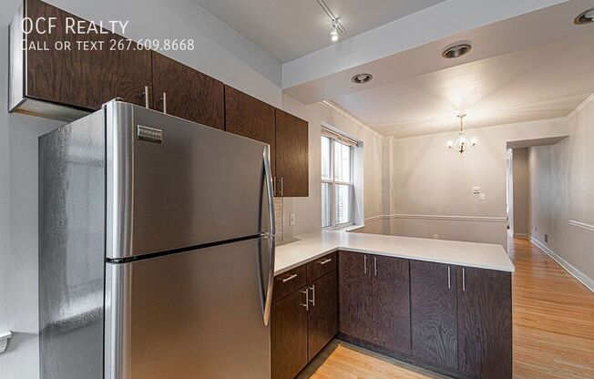 2210 LOMBARD ST