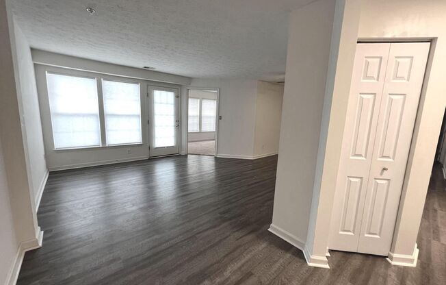 Beautiful 3 bedroom, 2 full bath condominium in the Harvest Run neighborhood of Piney Orchard