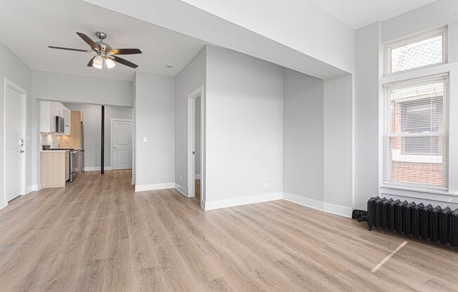 2 beds, 1 bath, $2,200, Unit 301
