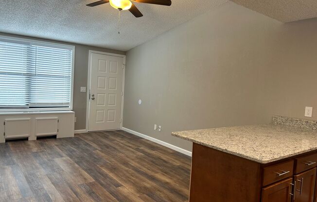 1 bed, 1 bath, 576 sqft, $1,095, Unit 125