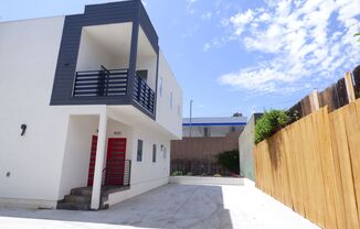 1925 Holly Dr.