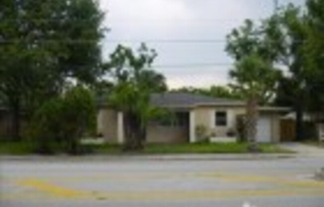 3700 CORRINE DR