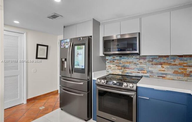 2350 NE 135th St cu-1204, North Miami, FL 33181