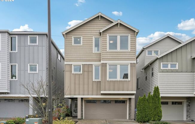 Check out this beautiful 4BD/3BA Townhome located in Beaverton!!! $500.00 Move-In Credit