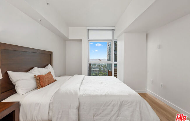 1 bed, 1 bath, 811 sqft, $4,395, Unit 1426