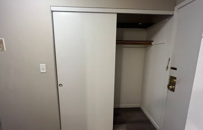 1 bed, 1 bath, $1,225, Unit 211