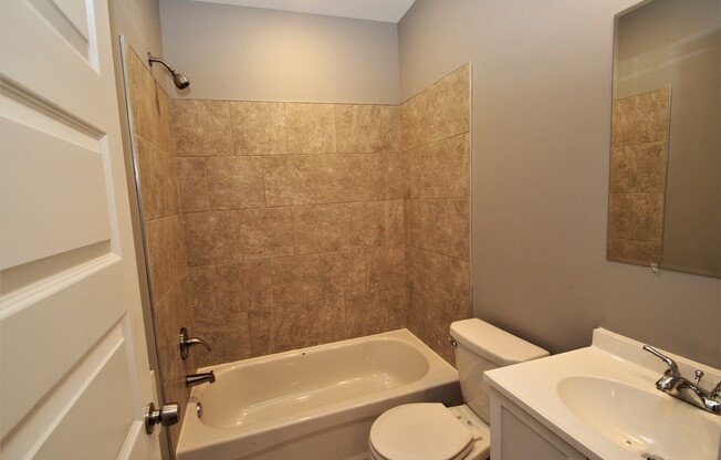 Studio, 1 bath, 8 sqft, $850, Unit 4F