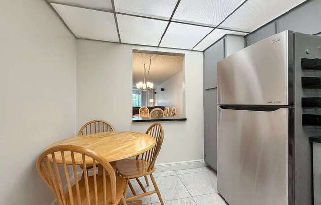 3300 W Rolling Hills Cir