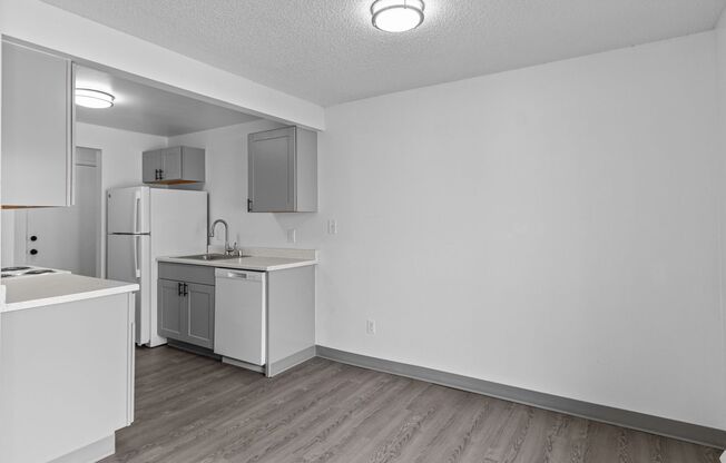 2 beds, 1 bath, $1,225