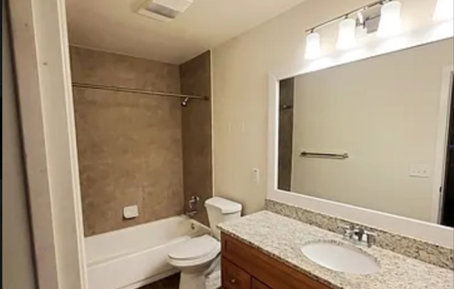 1 bed, 1 bath, $1,000, Unit Unit 1 Master