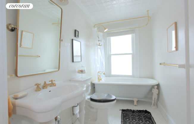 255 WYTHE AVE