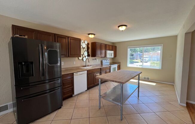 Charming 3 Bedroom 2 Bathroom Home In The NE!