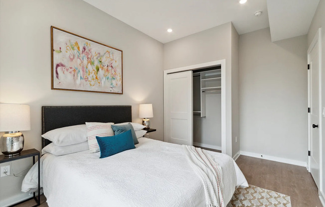 2 beds, 2 baths, 895 sqft, $2,150, Unit Unit 404